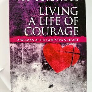 Women’s Devotional Book Living a Life of Courage 100 Devotions for Women